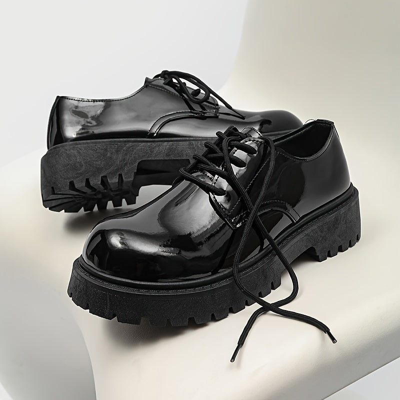 Shoes with a Mirror End, Soft-Soled, Big-Toe Design